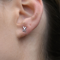Culturesse Kiss Kiss Dainty Cross Earrings (Silver) images 0