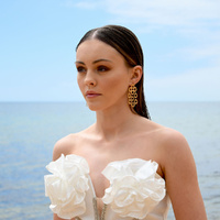 Culturesse Lenore Sculptured Loop Mesh Earrings (Gold) images 0