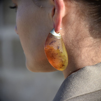 Culturesse Raya Bold Arc Resin Drop Earrings (Caramel Brown) images 0