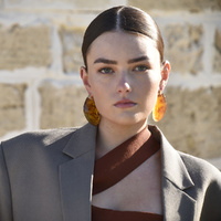 Culturesse Raya Bold Arc Resin Drop Earrings (Caramel Brown) images 1