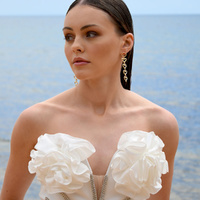 Culturesse Haven Artisan Sculptured Heart String Earrings (Gold) images 1