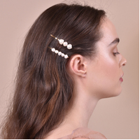 Culturesse April Freshwater Pearl Hair Clip Set images 1