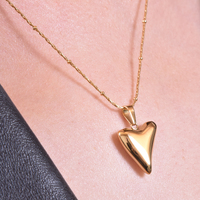 Culturesse Estrella Heart of Gold Pendant Necklace images 1