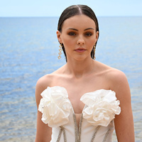 Culturesse Haven Artisan Sculptured Heart String Earrings (Gold) images 2