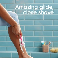 Gillette Venus Comfortglide White Tea Disposable Razor 2 Pack images 3