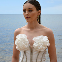 Culturesse Haven Artisan Sculptured Heart String Earrings (Gold) images 3