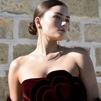 Culturesse Lucian Gold Heart String Earrings images 4