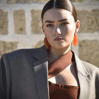 Culturesse Raya Bold Arc Resin Drop Earrings (Sunset Peach) images 4