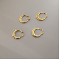 Culturesse Jobella Golden Hue Huggie Earrings images 4
