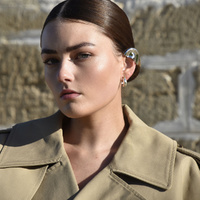 Culturesse Hanako Sculpture Ear Cuff (Silver Pair) images 5