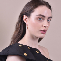 Culturesse Ellen Mismatching Pearl Drop Earrings images 5