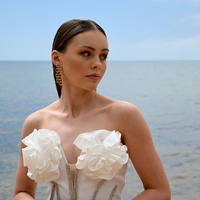 Culturesse Lenore Sculptured Loop Mesh Earrings (Gold) images 6