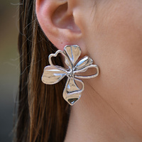 Culturesse Jolean Sculptured Flower Statement Earrings (Silver) images 6