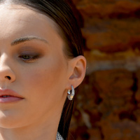 Culturesse Marlowe Artisan Shard-Edge Diamante Huggie Earrings (Silver) images 6