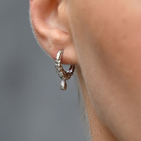 Culturesse Jaune Textured Teardrop Huggie Earrings (Silver) images 8