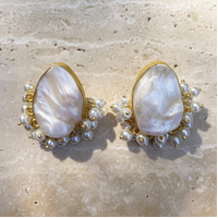 Culturesse Antoinette 22K Pearl Bouquet Earrings images 8