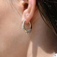 Culturesse Marlowe Artisan Shard-Edge Diamante Huggie Earrings (Gold) images 8