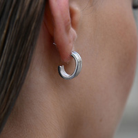 Culturesse Hani Silver Curved Earrings  images 8