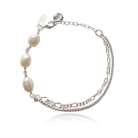 Culturesse Louve Freshwater Pearl Dual Chain Bracelet (Silver)