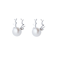 Culturesse Pearl Rhindeer Earrings