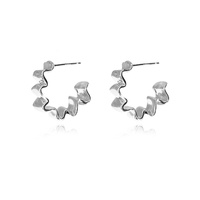 Culturesse Avani Art Deco Wavy Hoop Earrrings (Silver)