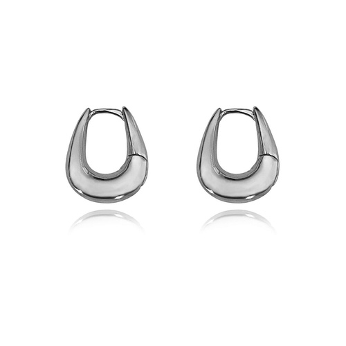 Culturesse Tate Sculptural Huggie Hoop Earrings (Silver)