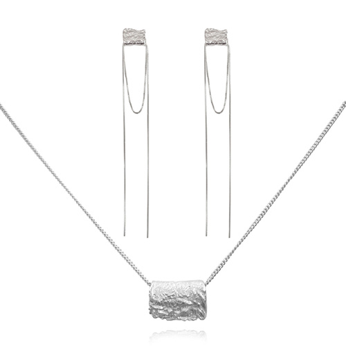 Culturesse Murphy Earrings & Louca Necklace Gift Set (Silver)